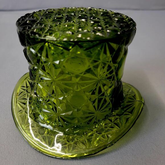 Fenton Vintage Emerald Daisy & Button Top Hat Embossed Texture Vase 3.4" Tall - Picture 10 of 14